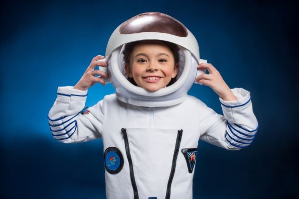 10-летняя девочка-вундеркинд получила научные степени и собралась стать астронавтом