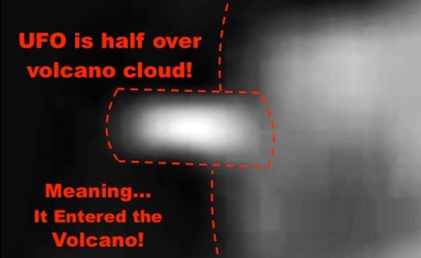 30-метровый НЛО влетает в мексиканский вулкан Попокатепетль