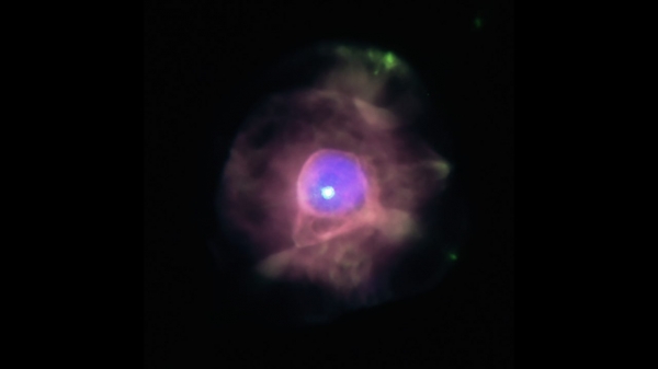“Чандра” обнаружила горячий газовый пузырь в планетарной туманности IC 4593
