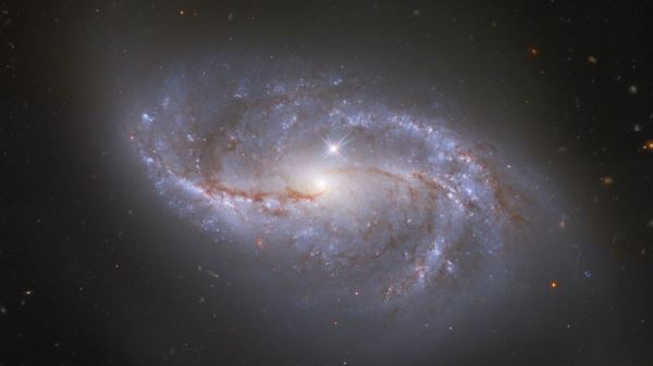 Спиральная галактика NGC 2608