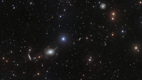 Потрясающий космический снимок сияющих галактик