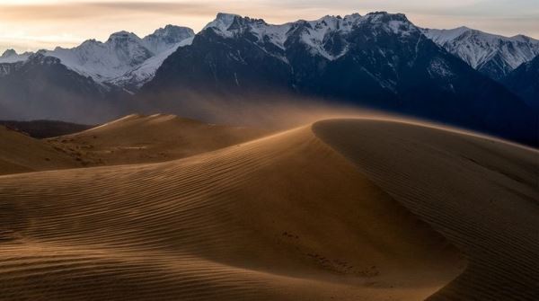 Чарские Пески: самая удивительная пустыня на Земле