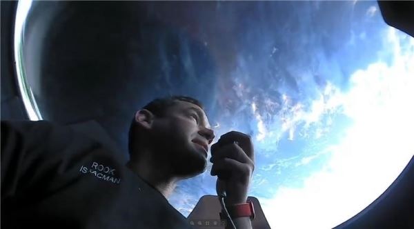Что известно об условиях проживания экипажа на борту SpaceX Dragon