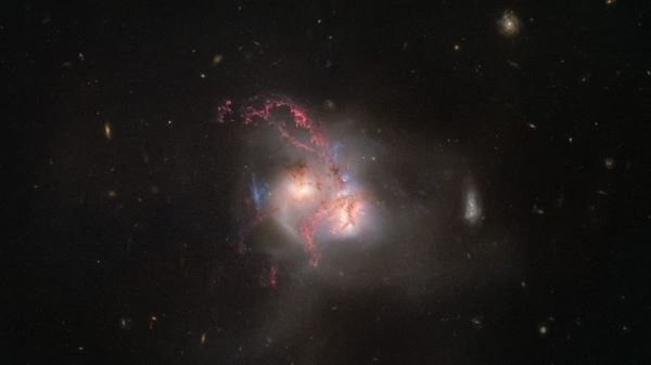 Столкновение двух галактик в новом изображении “Хаббла”