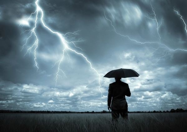 Электрическое безумие: во всем мире наблюдается резкий рост числа ударов молний