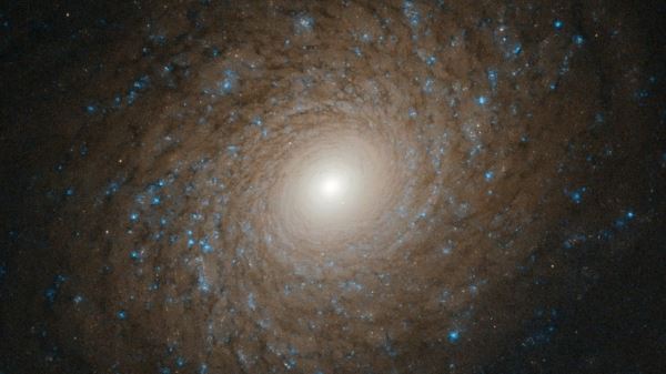 “Хаббл” показал “многорукую” спиральную галактику