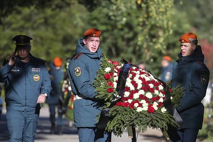 Главу МЧС Зиничева похоронили в Петербурге
