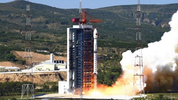 Китай успешно запустил спутник “Чжунсин-9В”