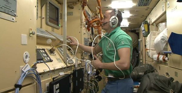 Космонавты приступили к тестированию и интеграции манипулятора ERA