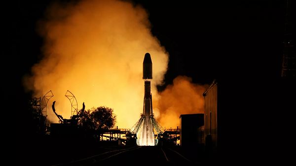 Рогозин рассказал сколько еще будет эксплуатироваться ракета "Союз-2"