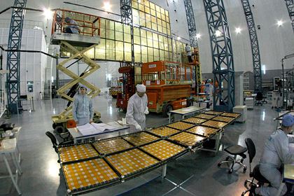 Россия начала изготовление первого спутника для конкурента Starlink и OneWeb