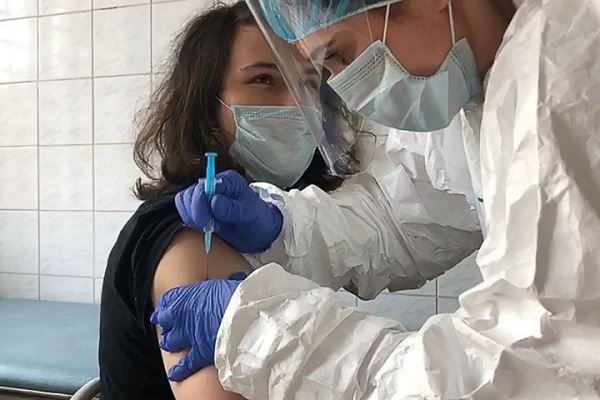 Российская вакцина от коронавируса вызвала бурный интерес в мире