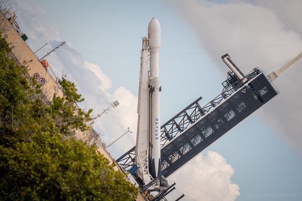 SpaceX планируют следующий запуск ракеты Falcon Heavy на начало октября