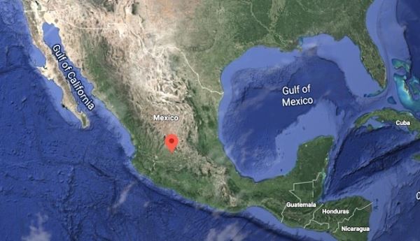 Три ярких НЛО запечатлели в Мексике на восходе солнца (ВИДЕО)