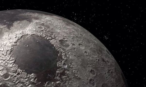 Уфолог рассказал, для каких целей НЛО используют Луну